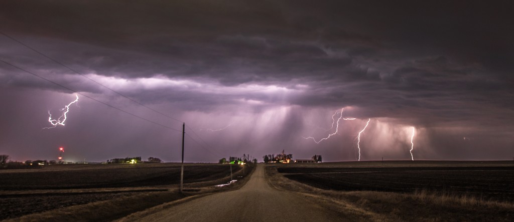 A long exposure lightning/thunder storm over southern Minnesota.